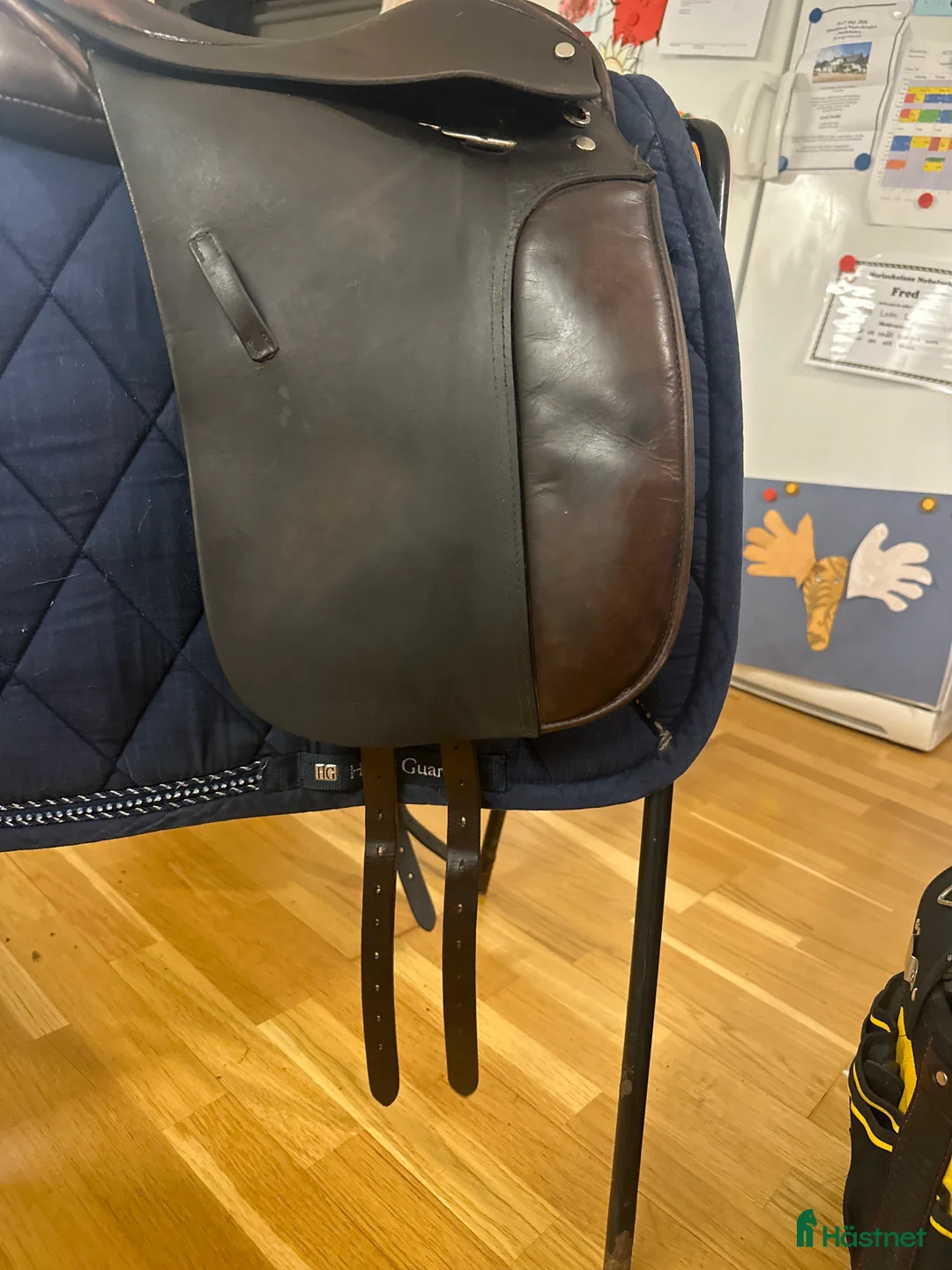 Sadlar hästutrustning till salu: Handgjord DressyrSadel  16,5 Slumpas  i Borlänge - Annons 2