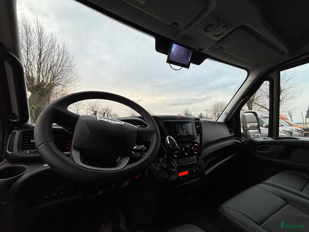 Hästlastbilar  fordon & transport till salu: IVECO C-kortsbil i Laholm - Annons 24