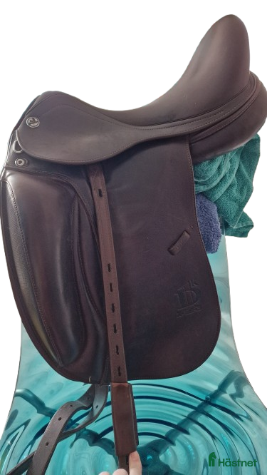 Sadlar hästutrustning till salu: 16" M - Prestige 1D K X-Zero i Eskilstuna - Annons 2