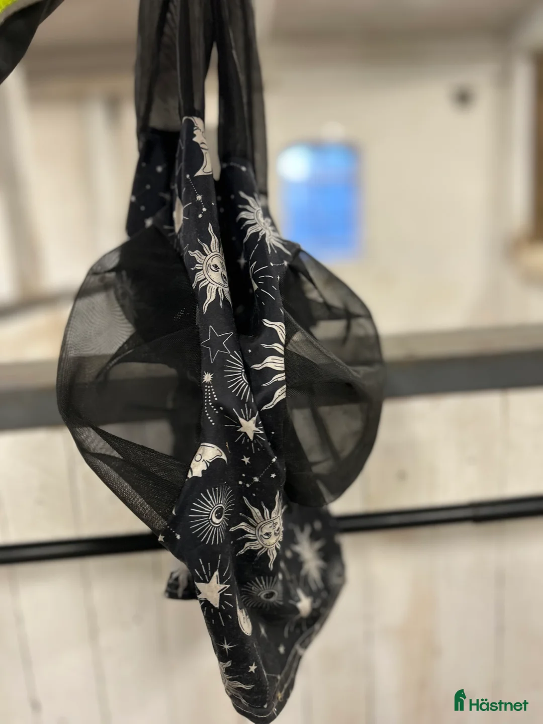 Övrig Hästutrustning hästutrustning till salu: 2st flughuvor, roliga mönster i Trelleborg - Annons 5