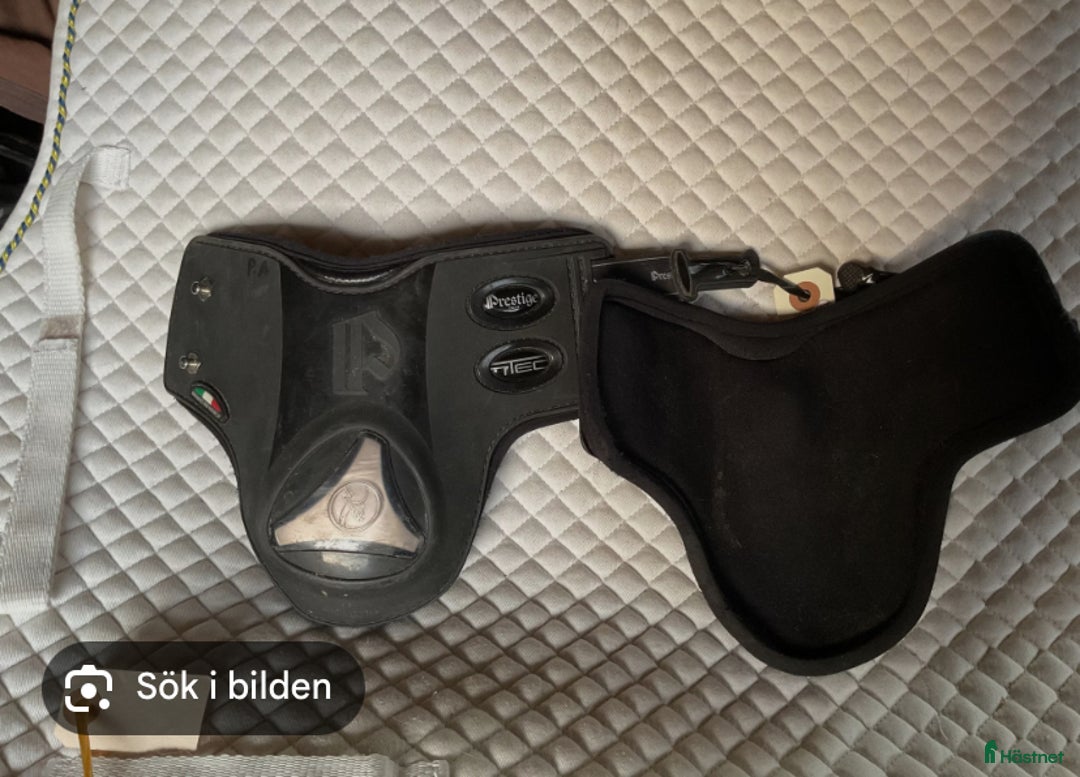 Benskydd hästutrustning till salu: *lånad bild* bruna prestige bakskydd  i Piteå - Bild 1