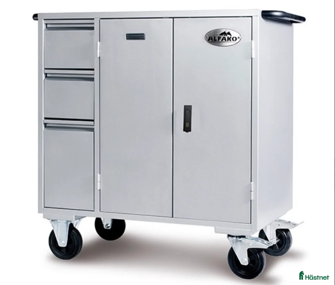 Stallinredning, stängsel & gård övrig utrustning till salu: Alfako sadelskåp! - Annons 1