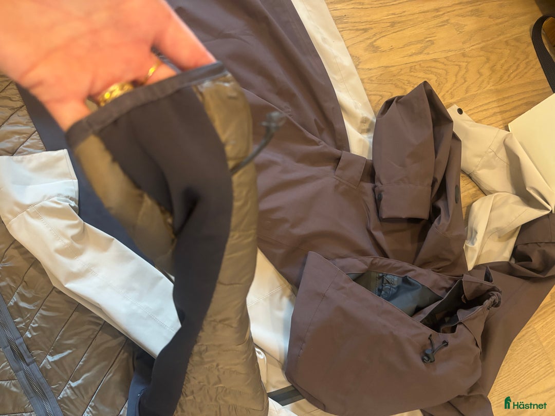 Jackor & Kavajer ryttarutrustning till salu: Uhipkappor och woolliner i Örsundsbro - Bild 3