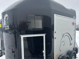 Hästtransporter fordon & transport till salu: Cheval Gold One - Annons 1