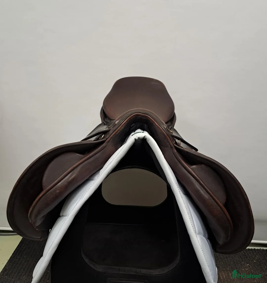 Sadlar hästutrustning till salu: Pfiff Gotthard 17,5  i Färnäs - Annons 2