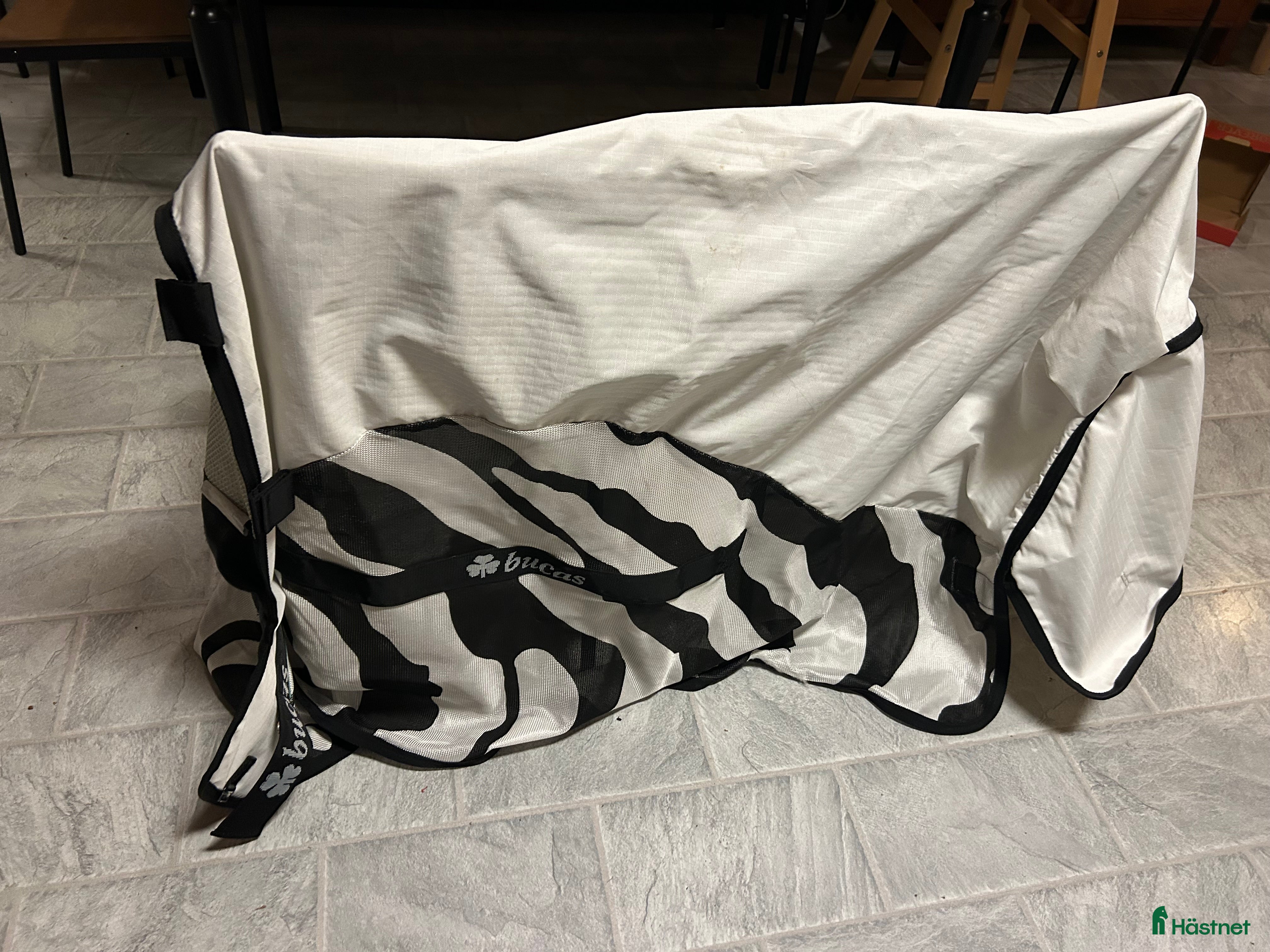 Täcken hästutrustning Bucas flugtäcke - Annons 1