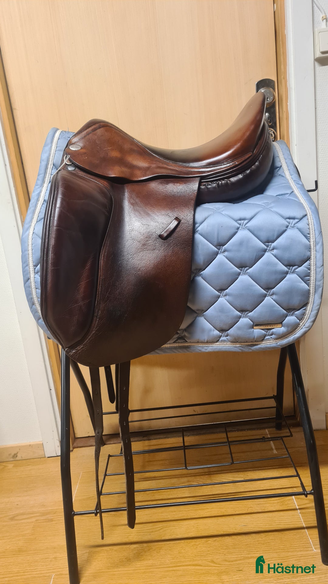 Sadlar hästutrustning till salu: Jaguar XKC i Hamneda - Annons 1