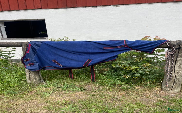Täcken hästutrustning till salu i Tollarp - Annons 14
