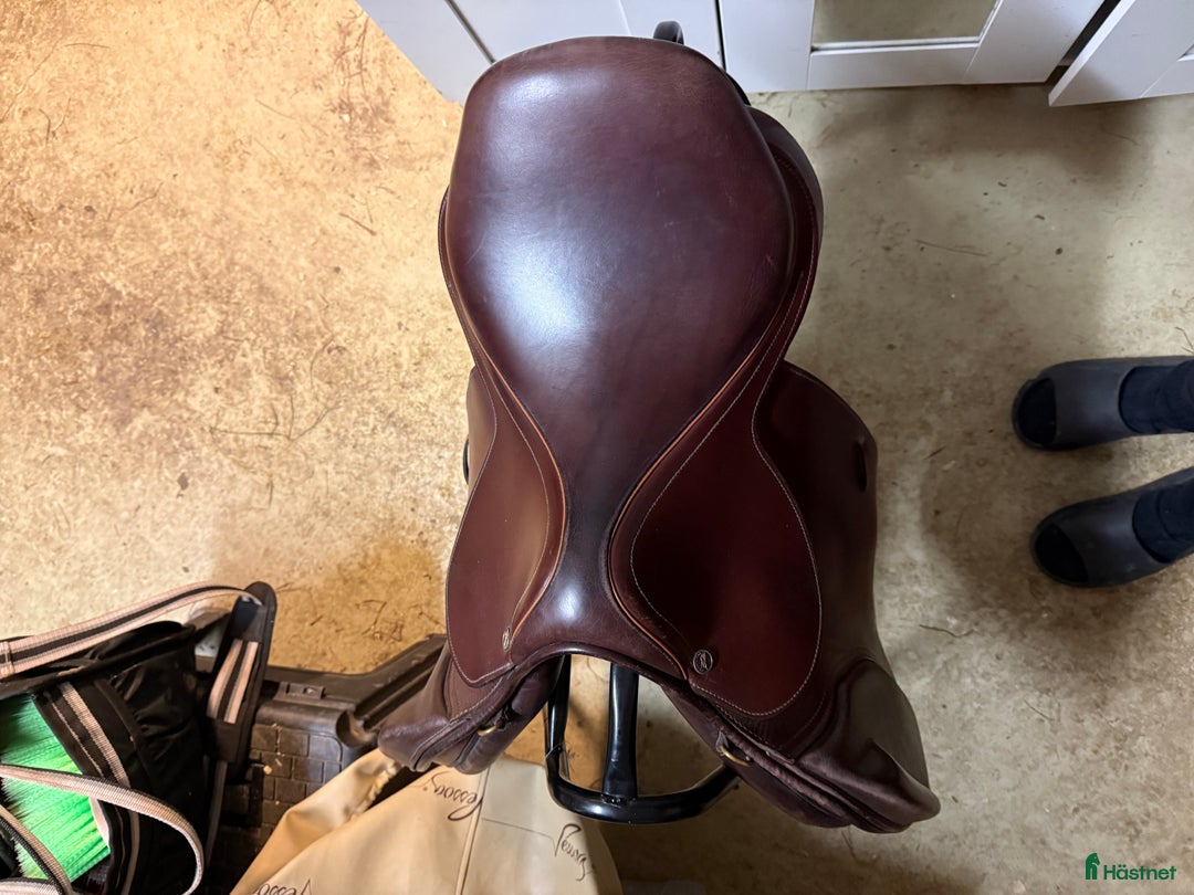 Sadlar hästutrustning till salu: Smal bom, passar häst med mycket manke  i Vallåkra - Annons 2