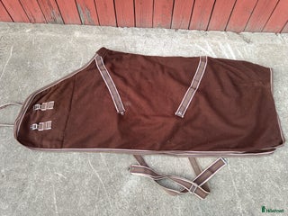 Täcken hästutrustning till salu: Fleece täcke i Bullaren - Annons 3