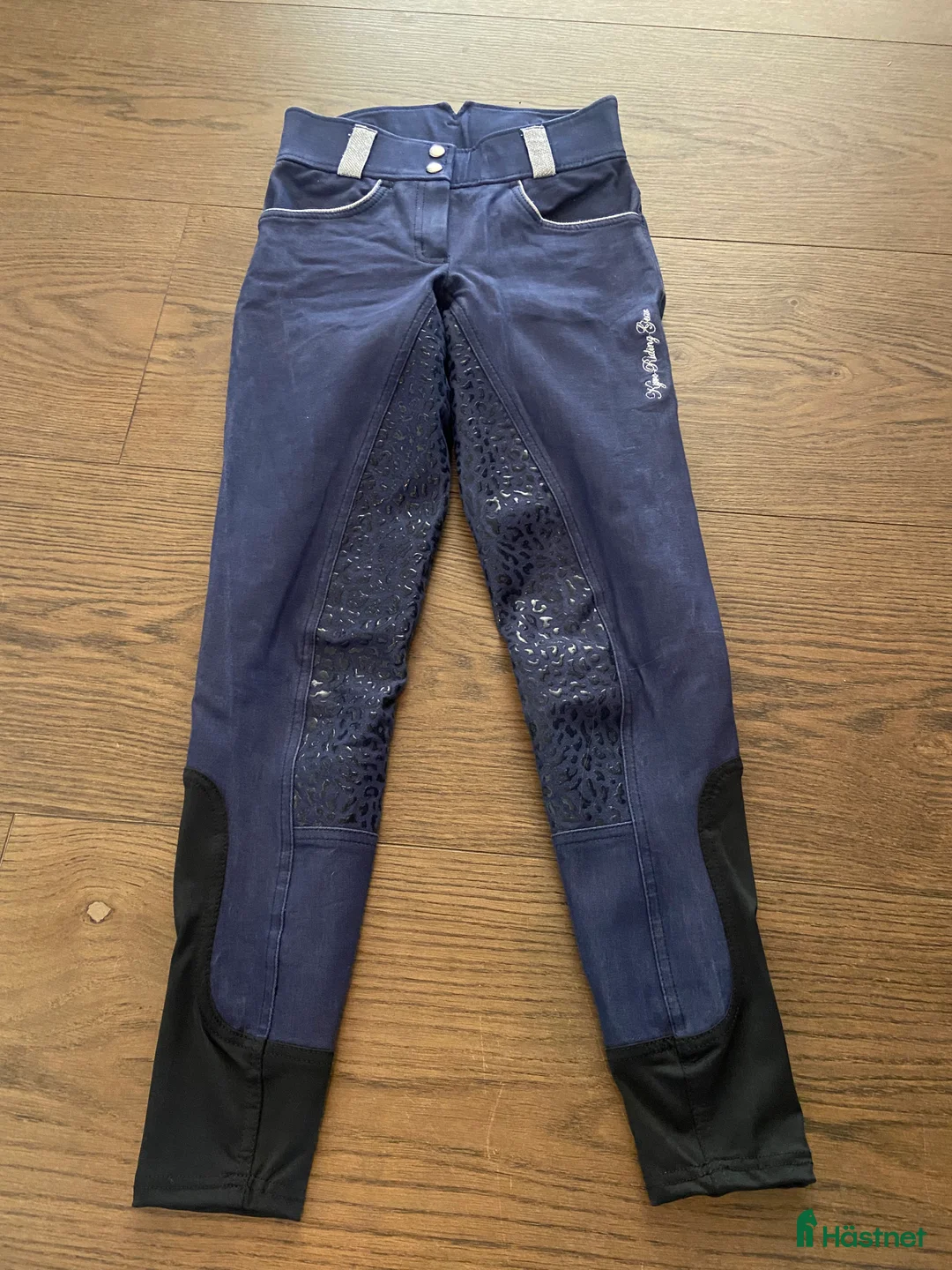 Ridbyxor ryttarutrustning till salu: Ridbyxor med snygga detaljer  i Varberg - Annons 7