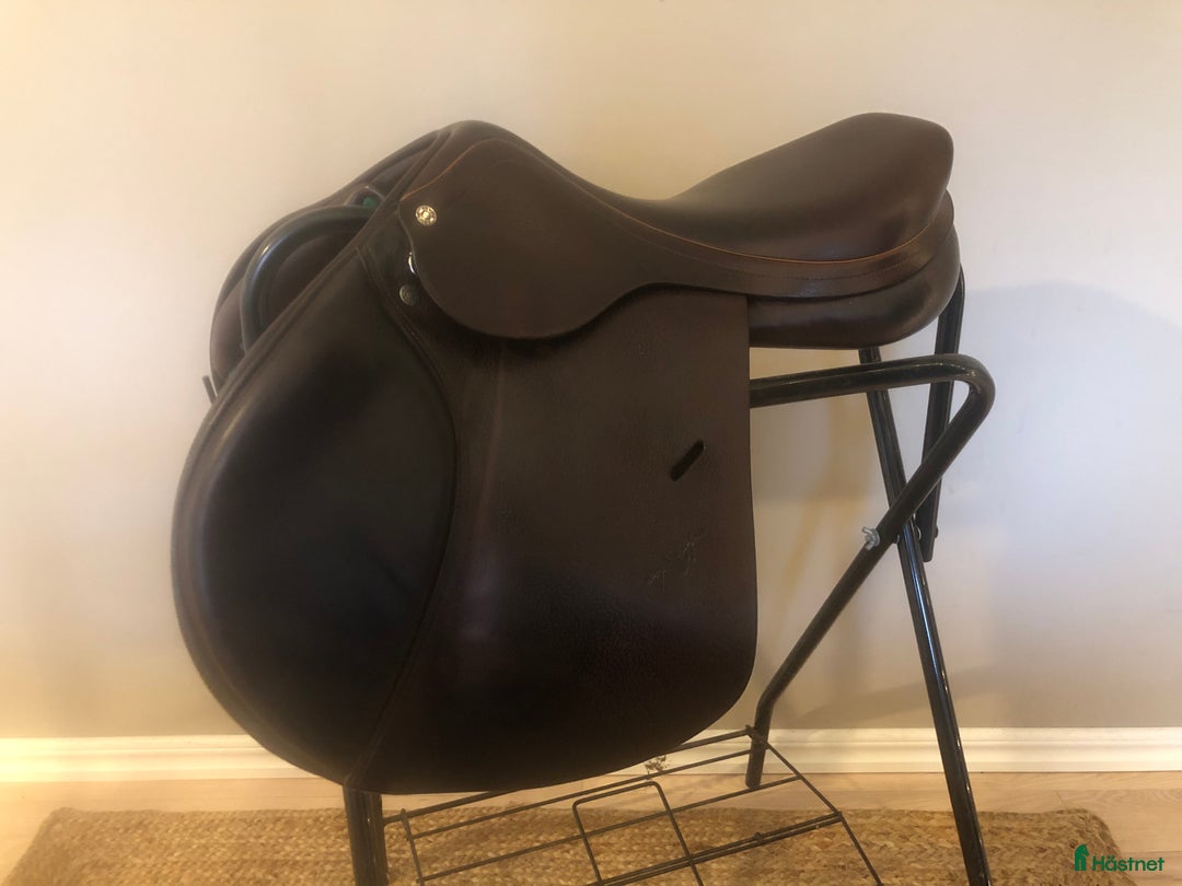 Sadlar hästutrustning till salu: Hoppsadel Equipe Expression Linnea i Veberöd - Annons 5