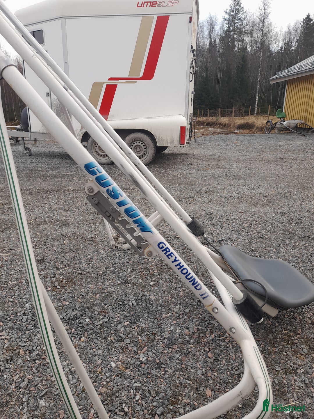 Travvagnar trav till salu: Coustom greyhound II i Kil - Annons 2