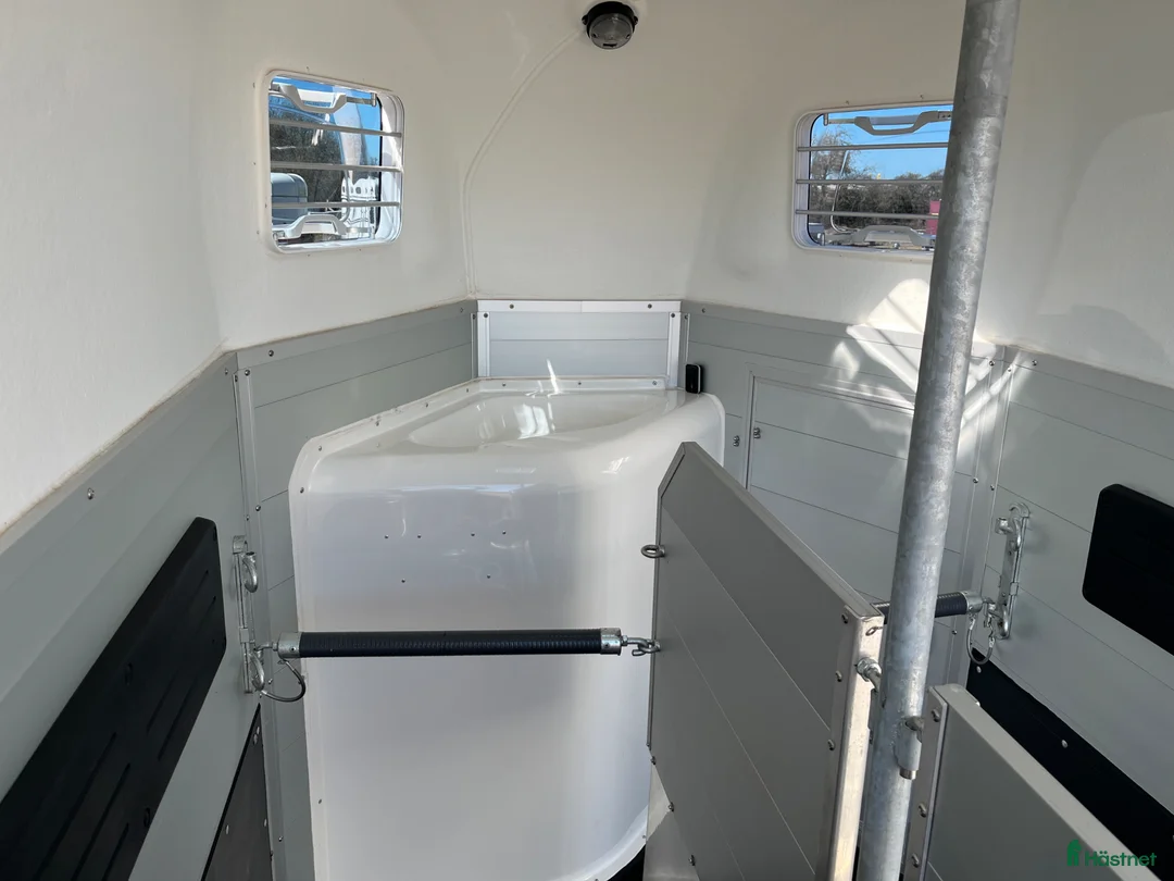 Hästtransporter  fordon & transport till salu: Blomert Nairobi Premium Flex med momsavdrag - Annons 2