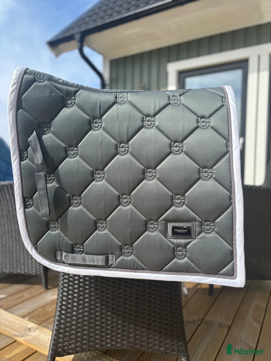 Schabrak & Vojlockar hästutrustning till salu: Säljer rent och fint ES schabrak - Annons 1