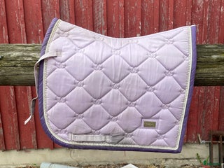 Schabrak & Vojlockar hästutrustning till salu: Lila Equestrian Stockholm schabrak - Annons 6