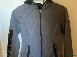 Jackor & Kavajer ryttarutrustning till salu: Pikeur huvtröja i Älvsjö - Annons 2