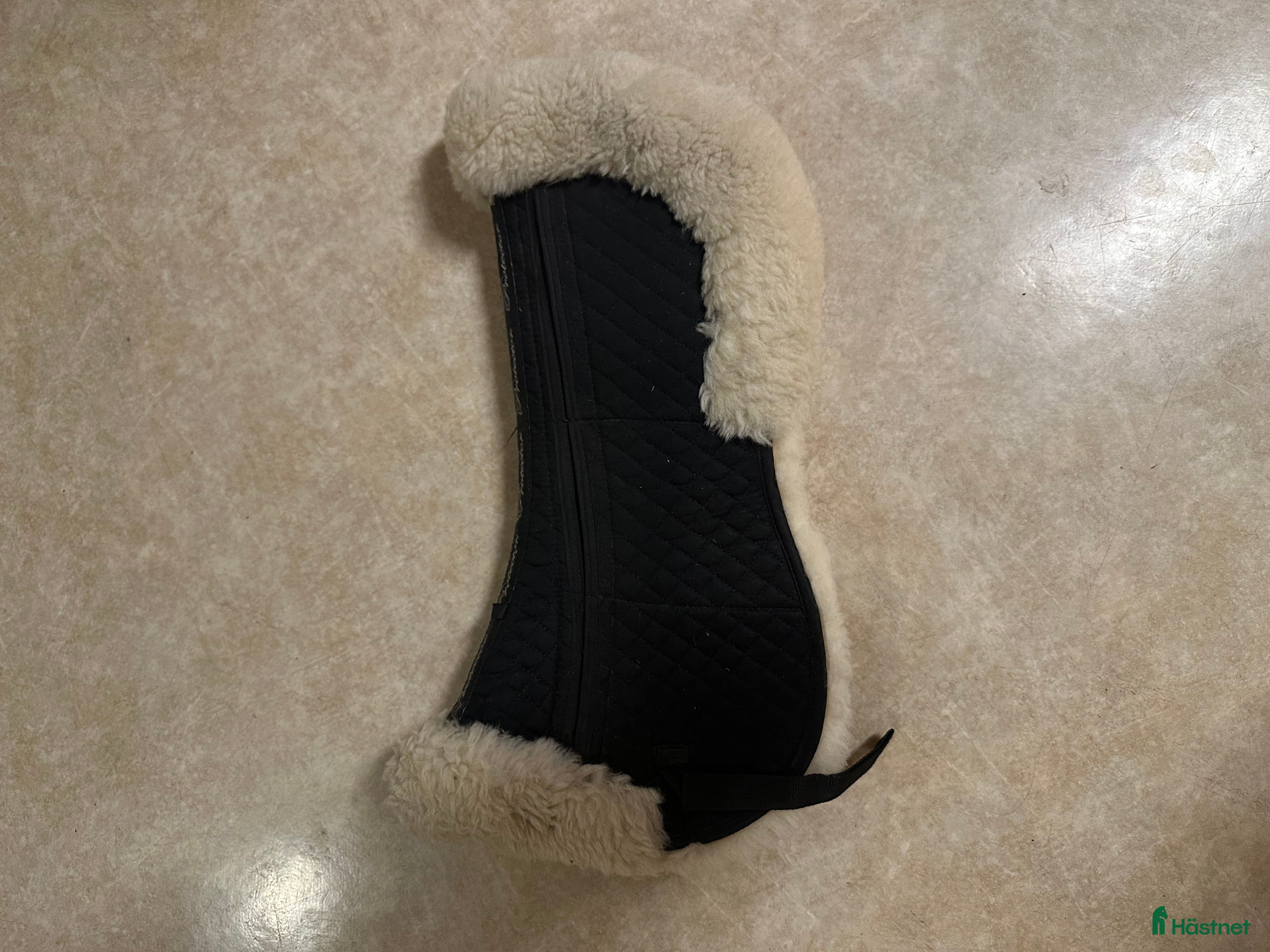 Sadeltillbehör hästutrustning till salu: Korrektionspadd i Fjugesta - Annons 1