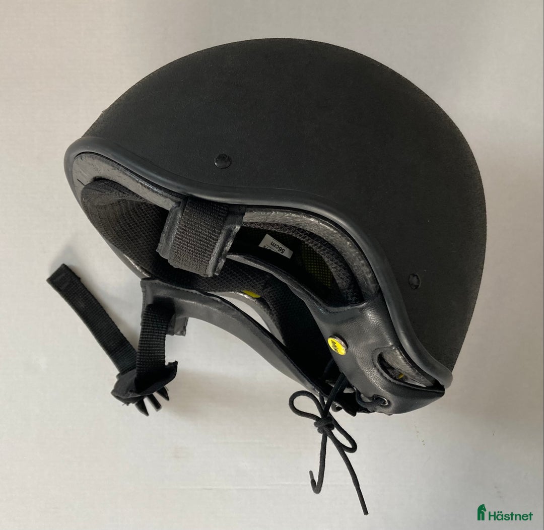 Hjälmar ryttarutrustning till salu: Terränghjälm Charles Owen Mips  i Vallentuna - Annons 1