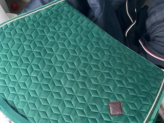 Schabrak & Vojlockar hästutrustning Kentucky schabrak oanvänt i Billdal - Annons 21