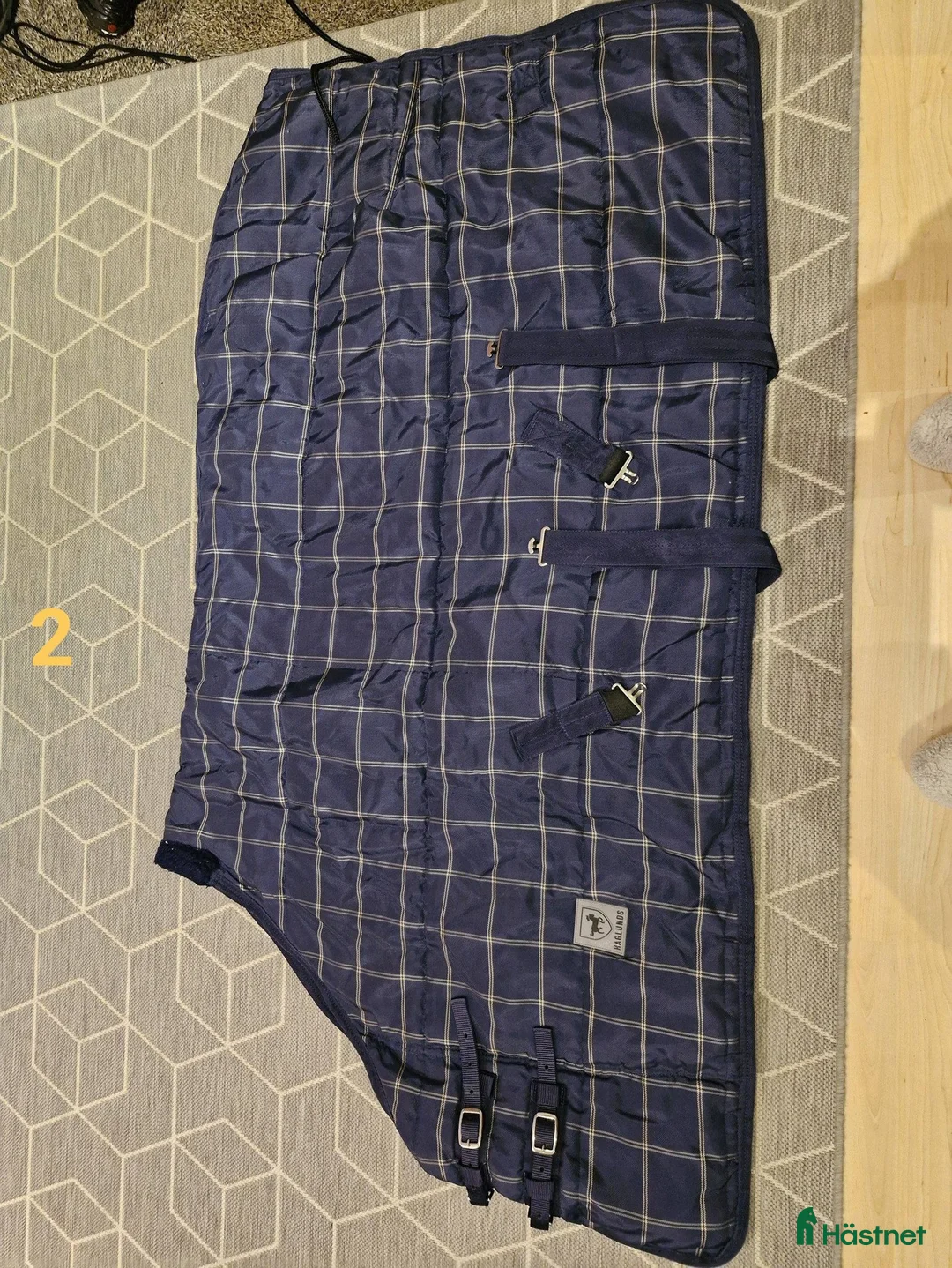 Täcken hästutrustning till salu: Div fodrade stalltäcken i Rönninge - Annons 2