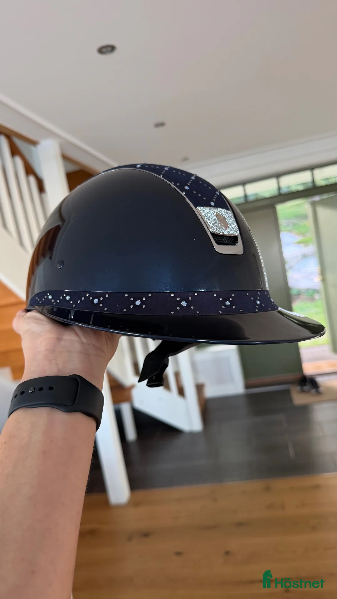 Hjälmar ryttarutrustning till salu: Samshield Miss Shield 2.0 Swarovski – Nyskick i Stenungsund - Annons 2