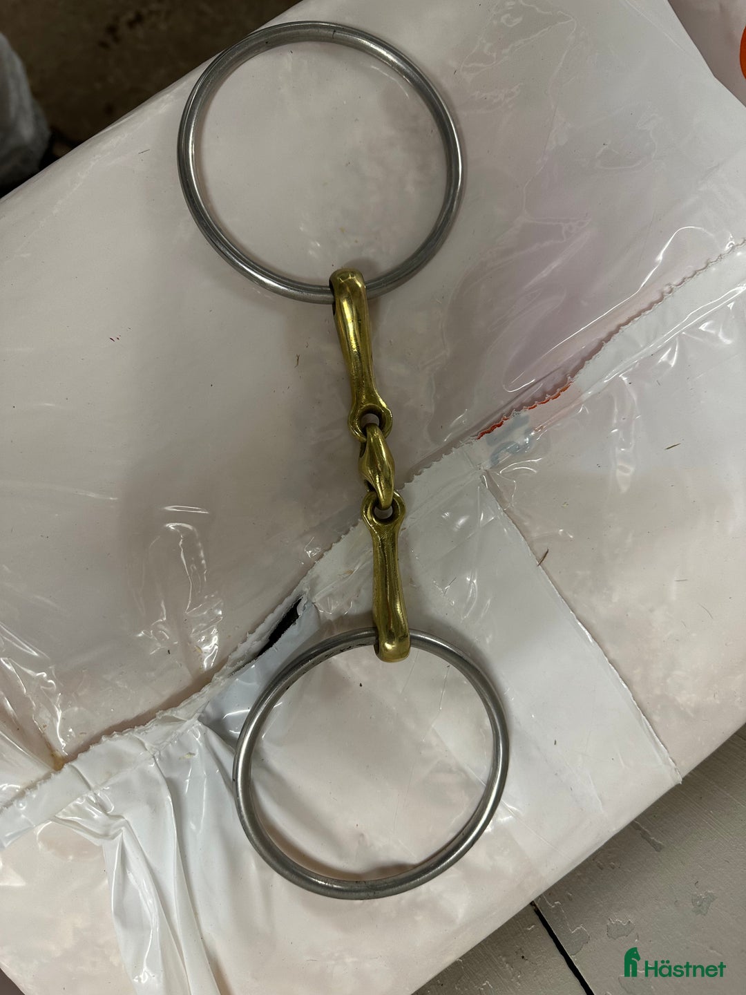 Bett hästutrustning till salu: Valsbett tredelat i mässing - Annons 2