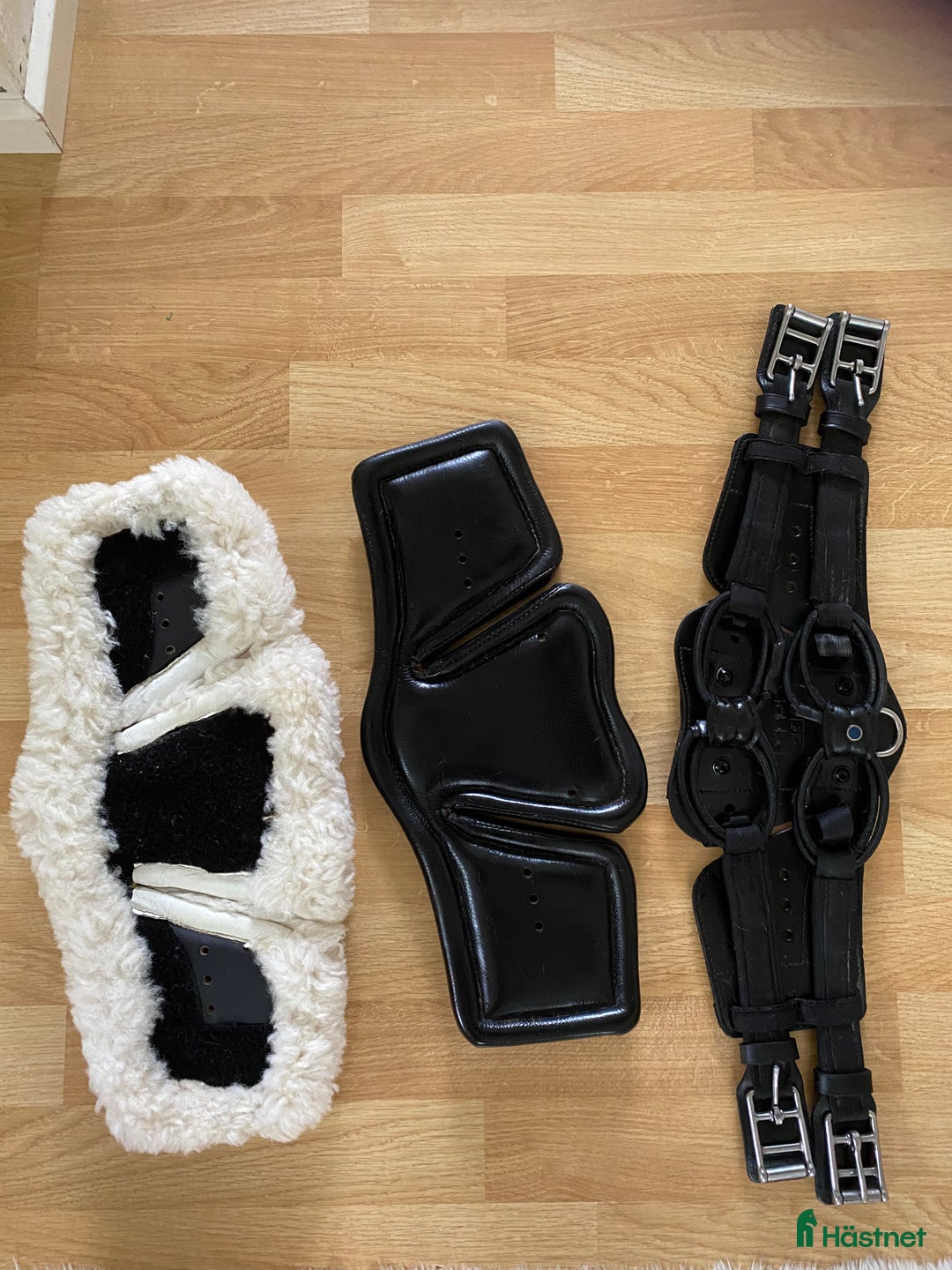 Sadeltillbehör hästutrustning till salu: Stubben Equisoft dressyrsadelgjord i Ekolsund - Annons 1