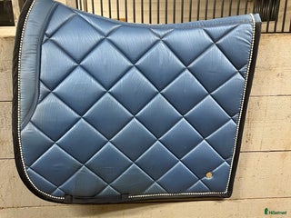 Schabrak & Vojlockar hästutrustning till salu: Ljusblått set från ps i Landsbro - Annons 2