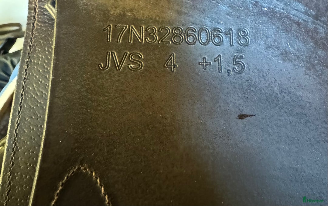 Sadlar hästutrustning till salu: Amerigo Vega jump 17” i Slöinge - Bild 4