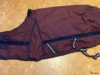 Täcken hästutrustning till salu: Utetäcke med hals - Annons 7