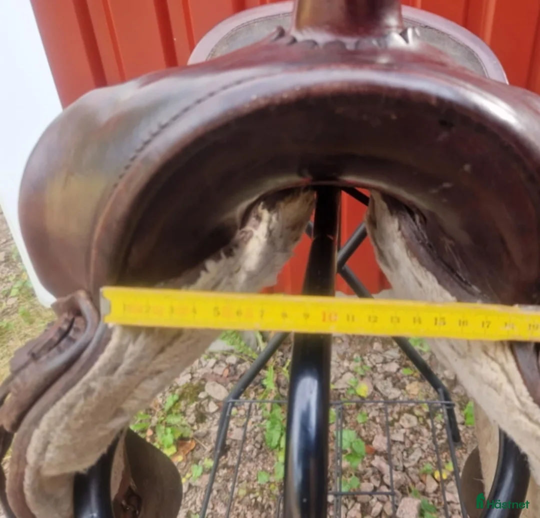 Sadlar hästutrustning till salu: Fin westernsadel  - Annons 3