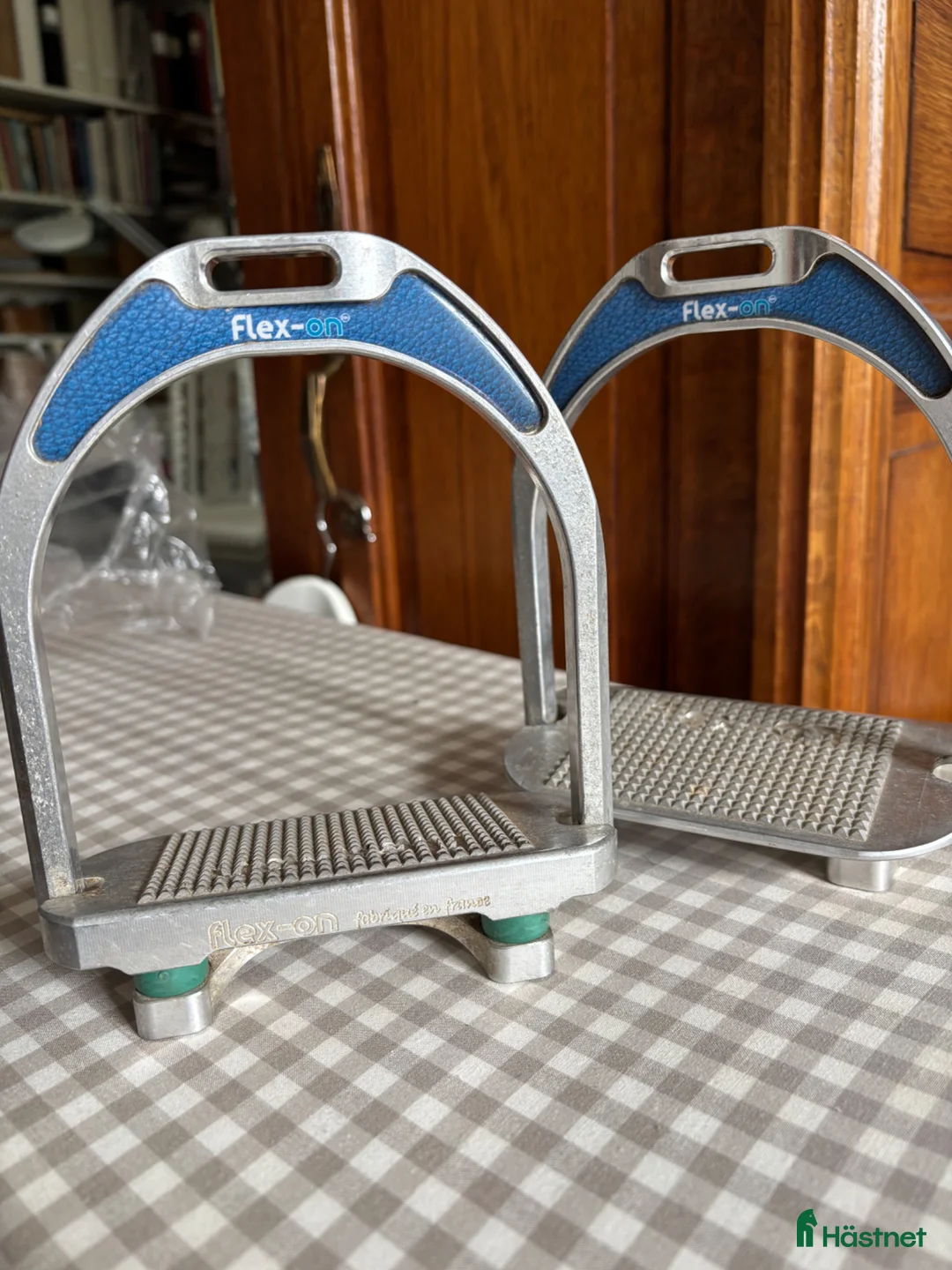 Stigbyglar hästutrustning till salu: Aluminium sigbyglar från franska Flex on i Karlsborg - Annons 1