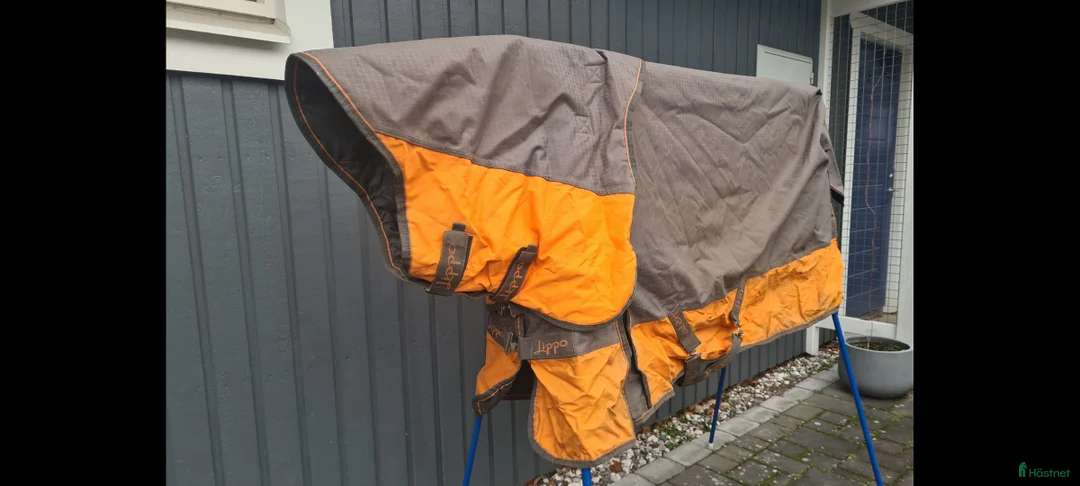 Täcken hästutrustning till salu: Lippo 200 gram 125 i Höör - Annons 2
