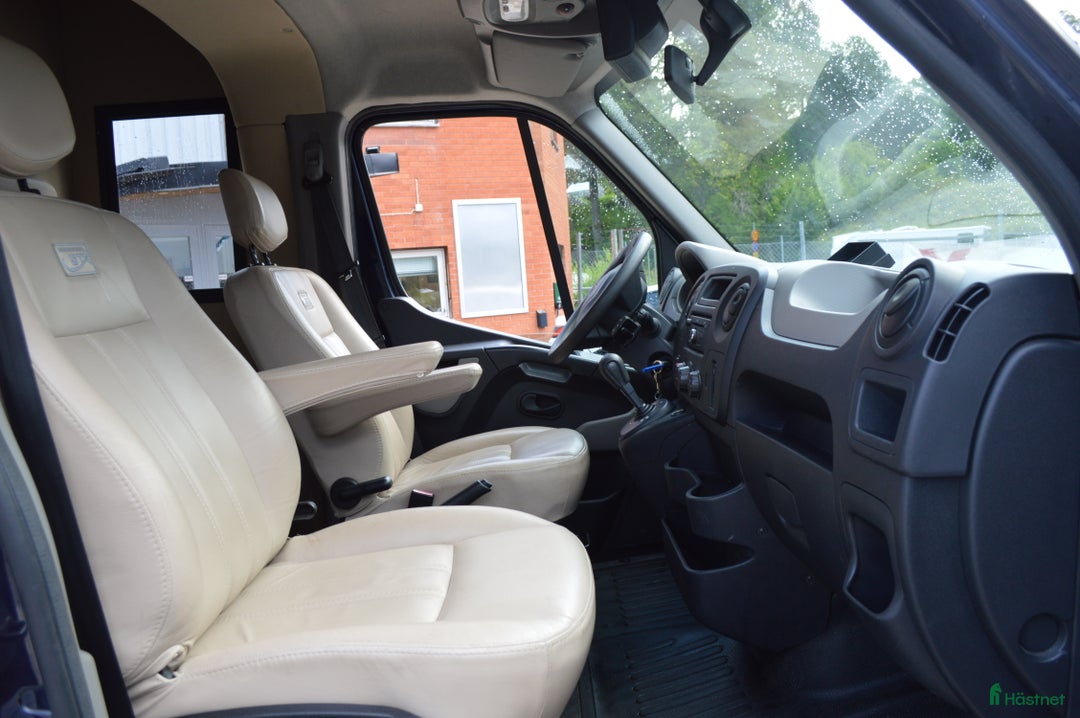 Hästlastbilar  fordon & transport till salu: STX 5 sits Automat 14670 mil i Kvicksund - Annons 6