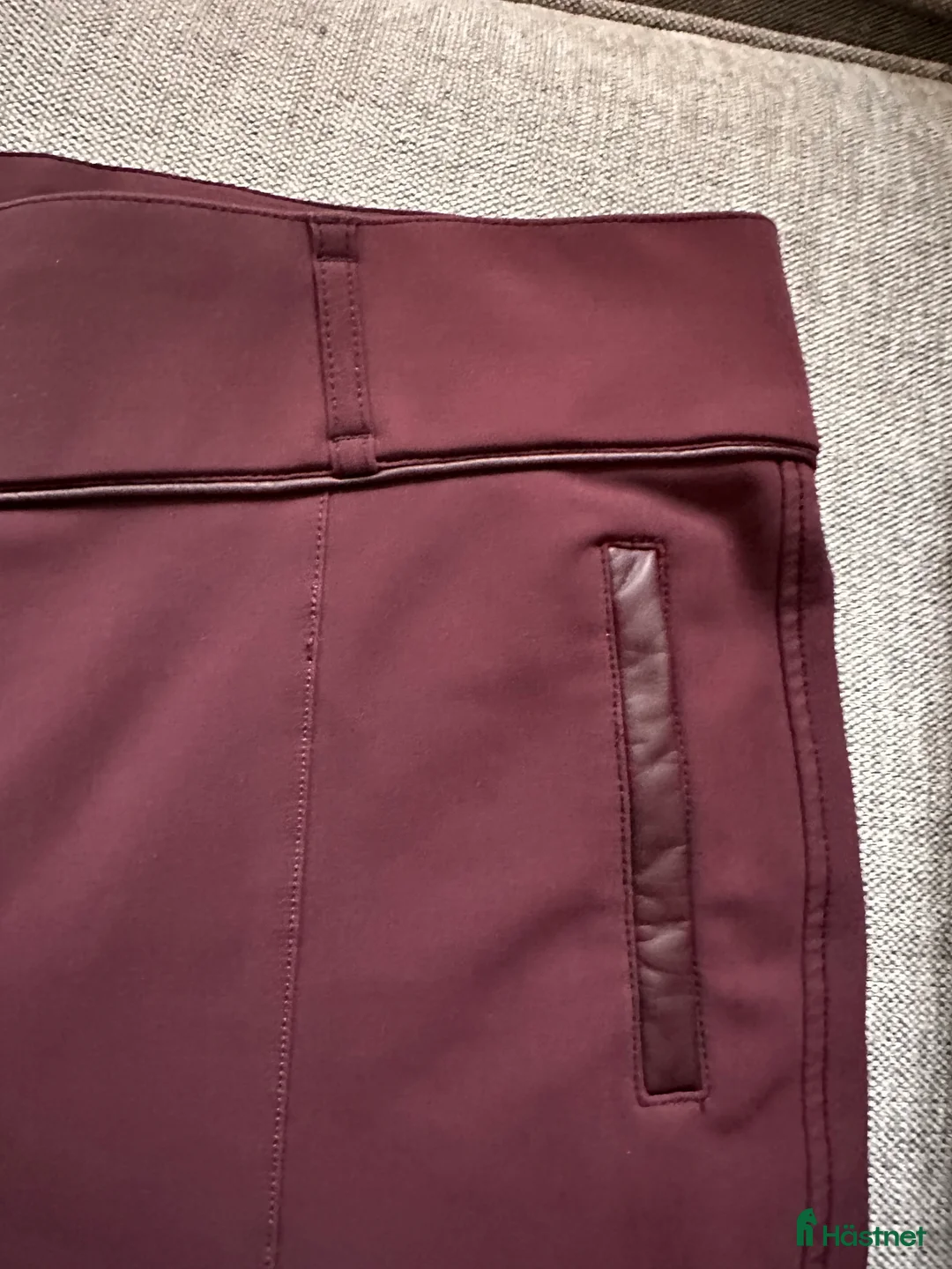 Ridbyxor ryttarutrustning till salu: Snygga vinröda ridbyxor  i Borlänge - Annons 3