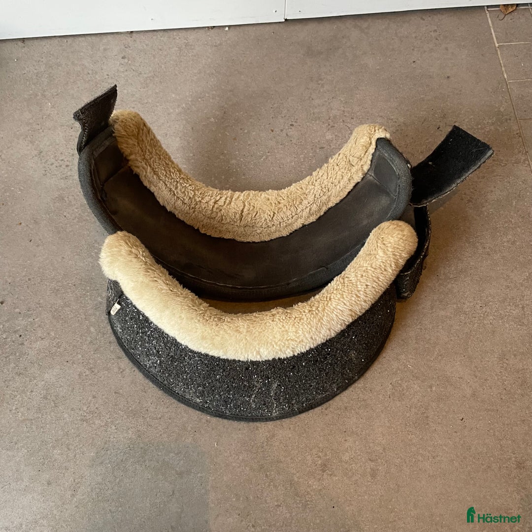 Benskydd hästutrustning till salu: Fina glitter skydd i Frösön - Annons 3