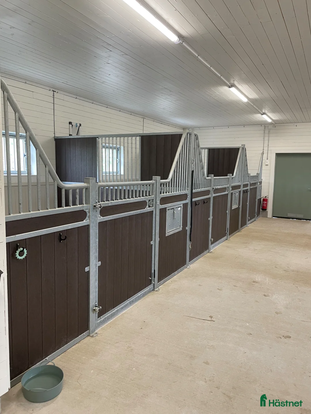  stallplats finnes: Stallplats i nybyggt stall med 6 boxar  - Annons 1