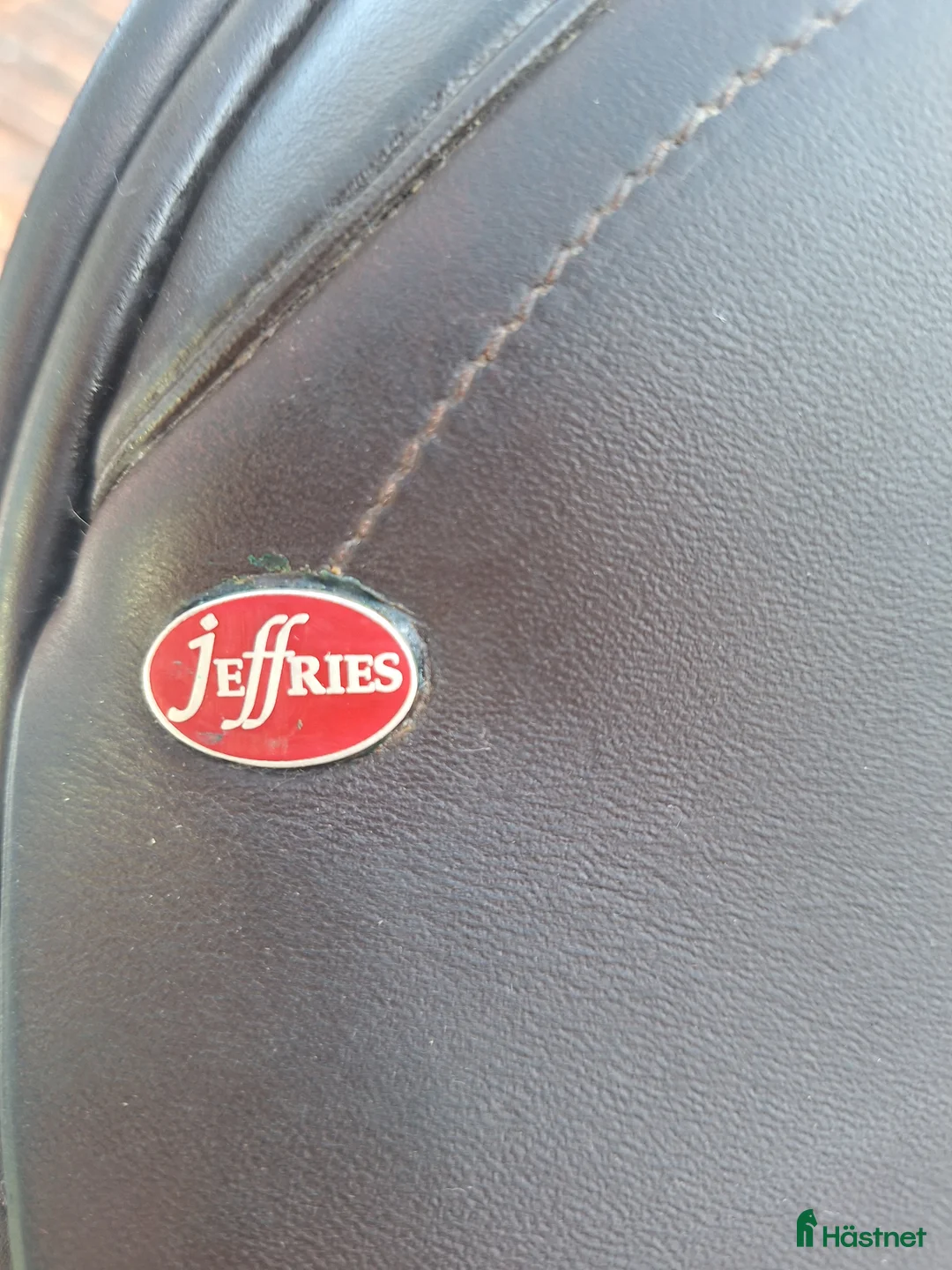 Sadlar hästutrustning till salu: Begagnad dressyrsadel från Falcon/Jeffries7" - Annons 6