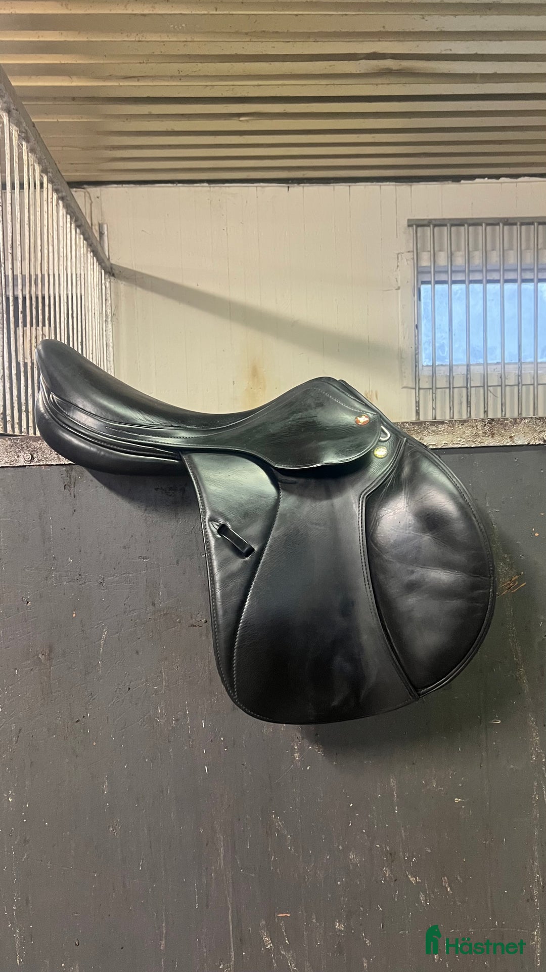 Sadlar hästutrustning till salu: Prestige Paris 18” 35 i Skövde - Annons 1