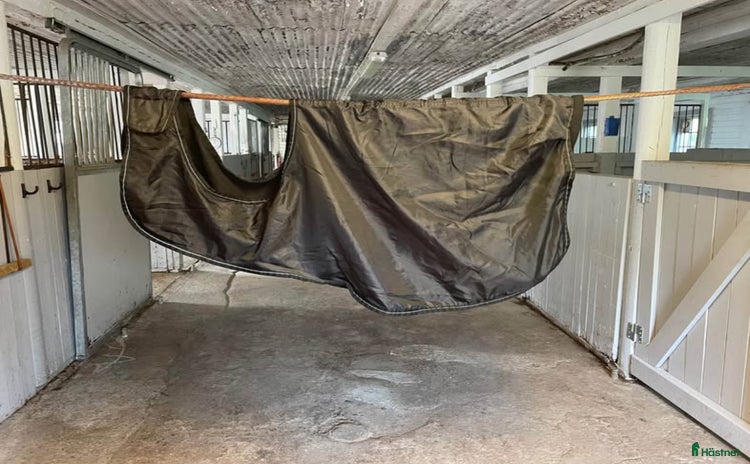 Täcken hästutrustning till salu i Åby - Annons 11
