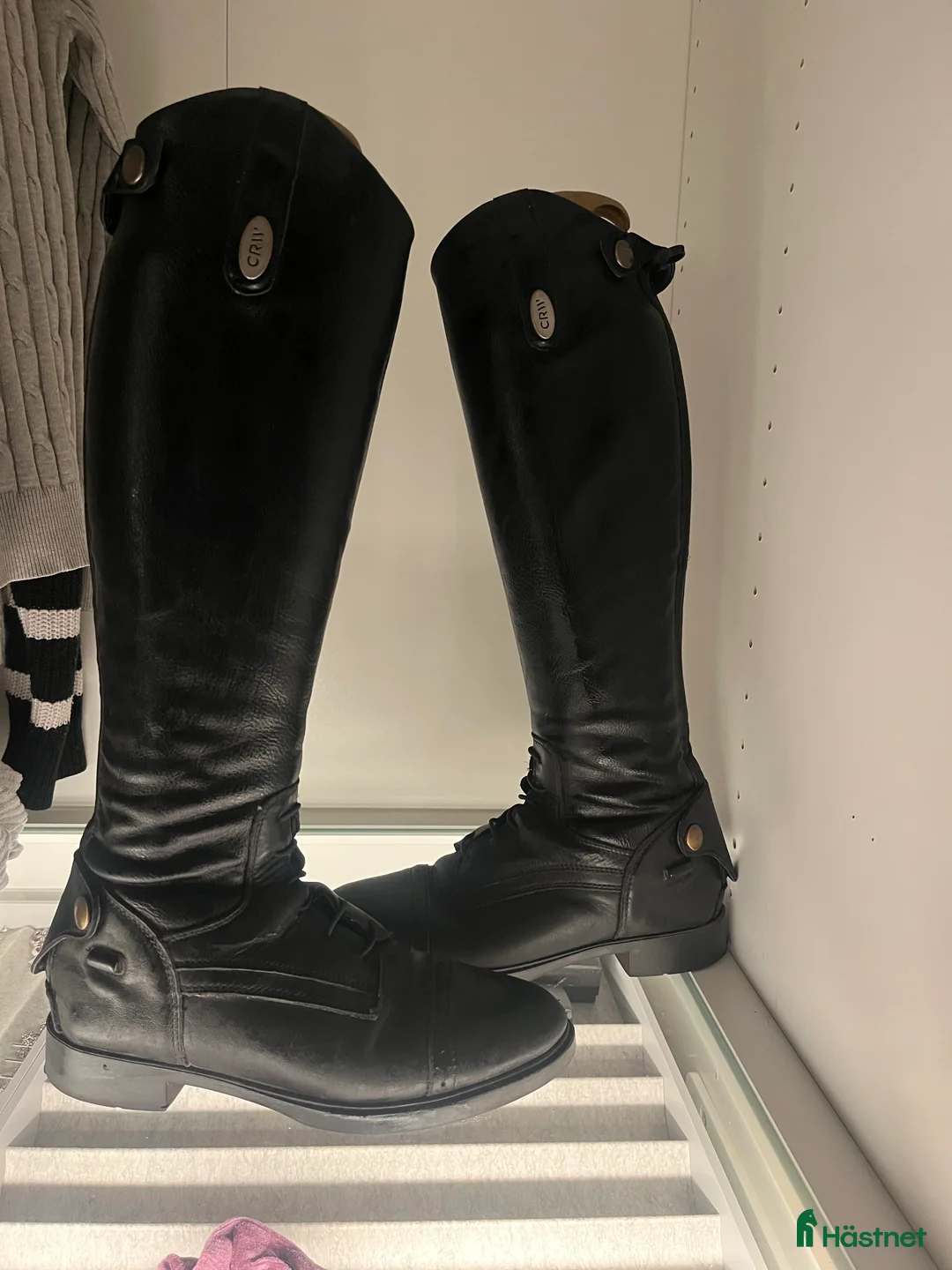 Ridstövlar ryttarutrustning till salu: Crw ridstövlar  - Annons 1