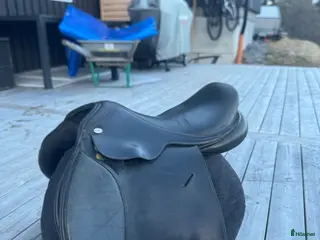 Sadlar hästutrustning Fin Santa Cruz allround sadel - Annons 3