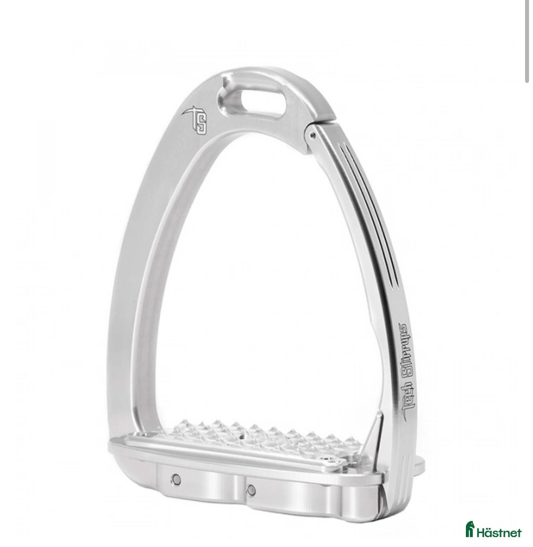 Stigbyglar hästutrustning till salu: Ser ut som nya! i Varberg - Annons 1