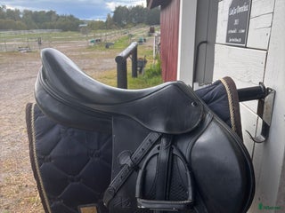 Sadlar hästutrustning till salu: Ergo x2 Confidence i Märsta - Annons 1