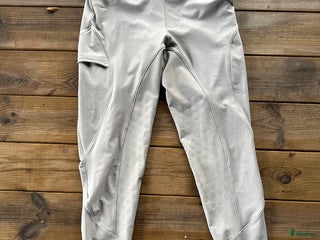 Ridbyxor ryttarutrustning till salu: Ljus grå Maya Delorez Performance i Rottneros - Annons 9