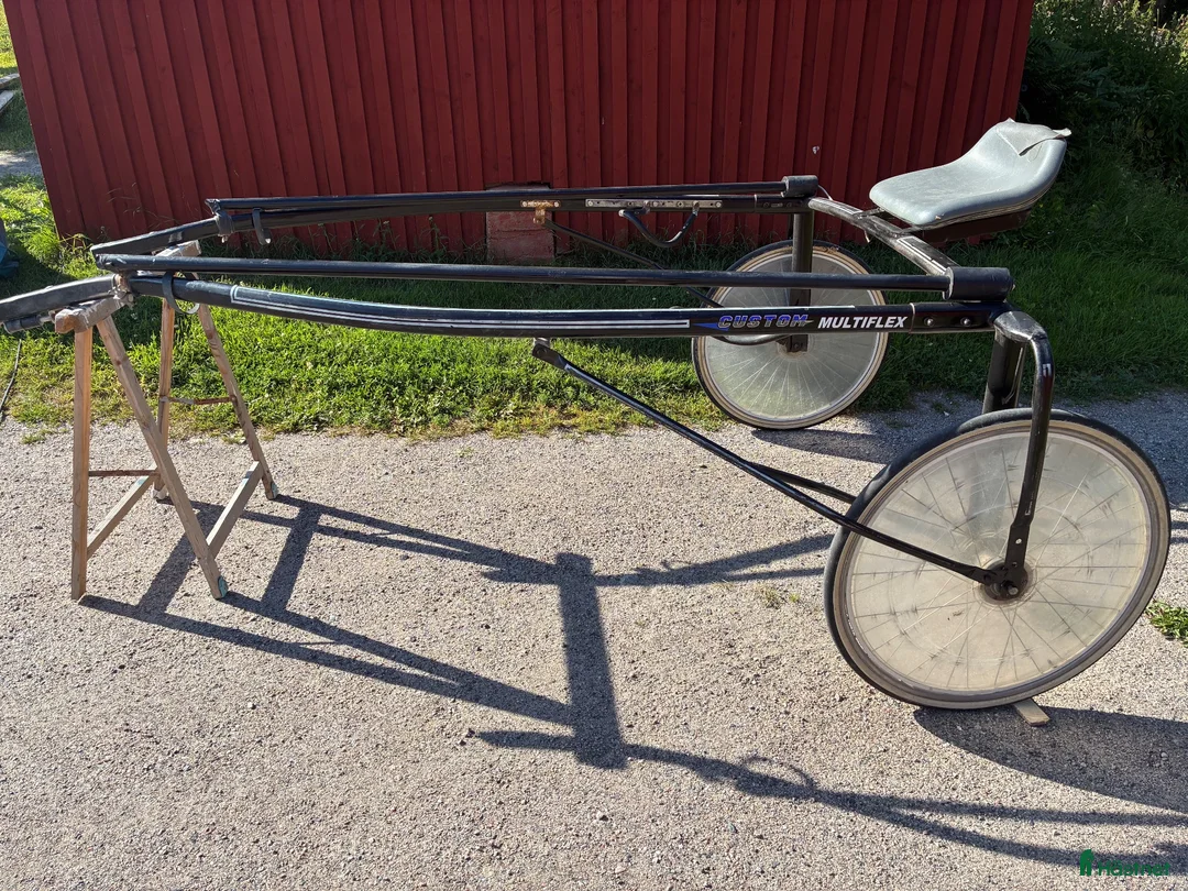 Travsulkys trav till salu: Custom sulky - Annons 2