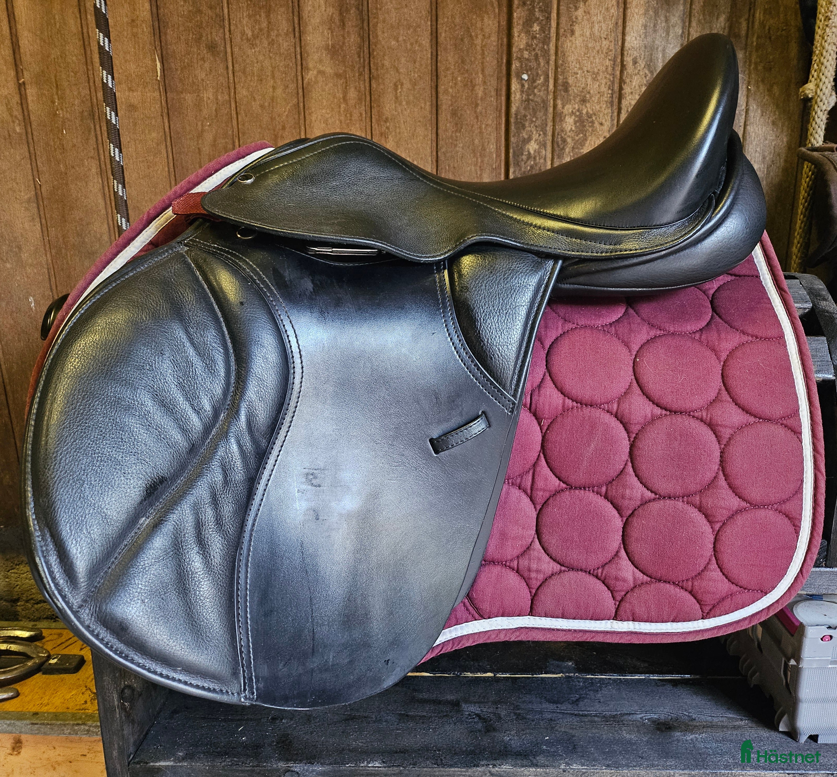 Sadlar hästutrustning till salu: Sadel i nyskick  i Knäred - Annons 2