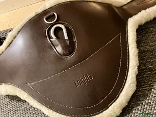 Sadeltillbehör hästutrustning Knights hoppgjord med fluff i Norrköping - Annons 5