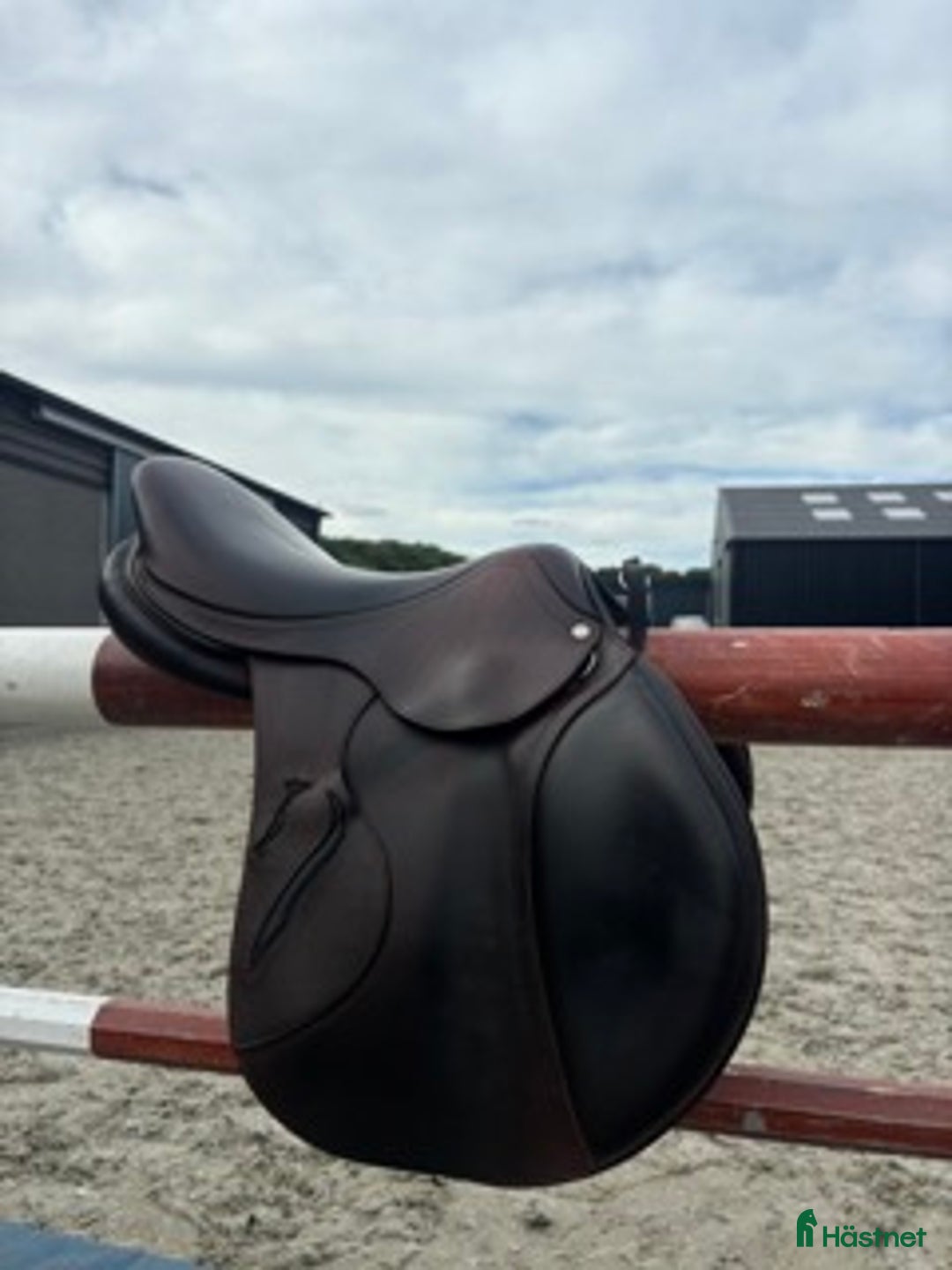 Sadlar hästutrustning till salu: Antares sadel, bra pris vid snabb affär i Danderyd - Annons 5